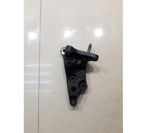 Кронштейн двигателя