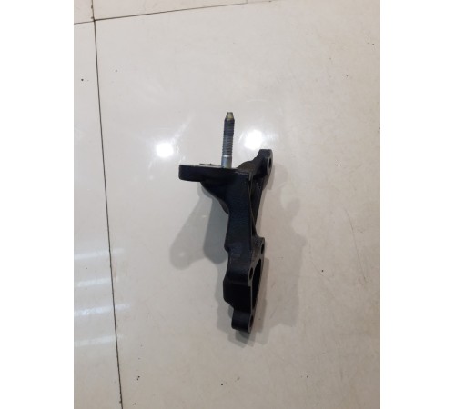 Кронштейн двигателя