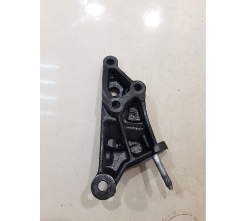 Кронштейн двигателя