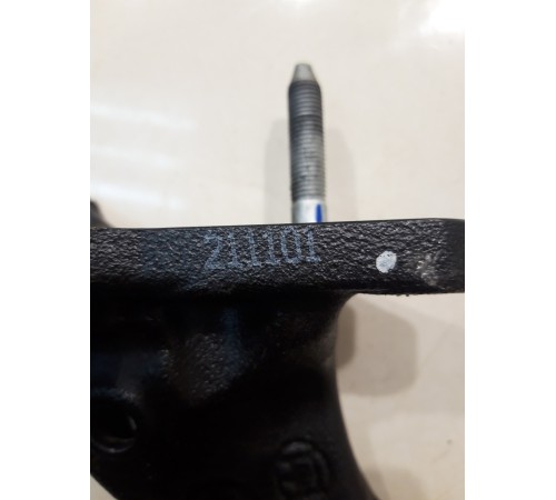 Кронштейн двигателя