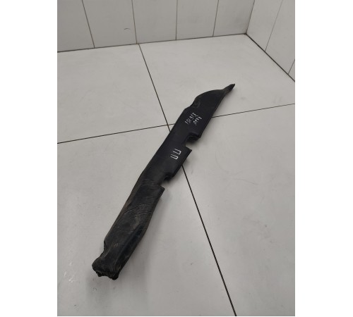 Уплотнитель крыла правый