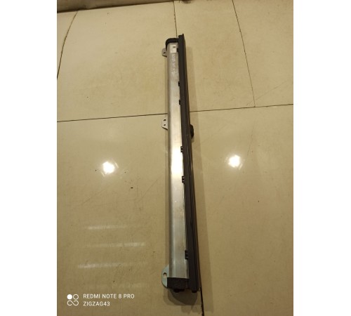 Шторка двери солнцезащитная(задняя правая)