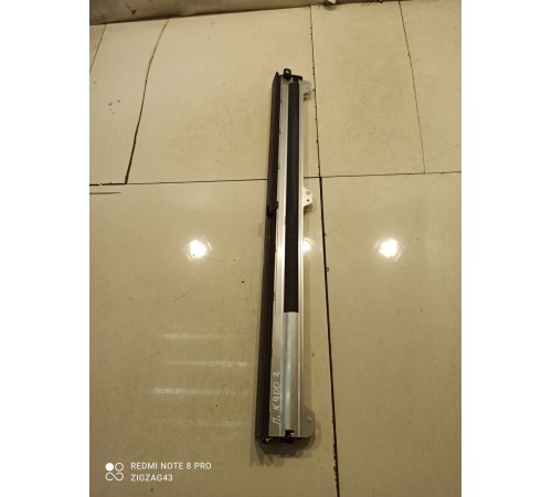 Шторка двери солнцезащитная(задняя правая)