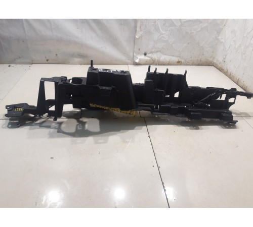 Кронштейн полки багажника правый