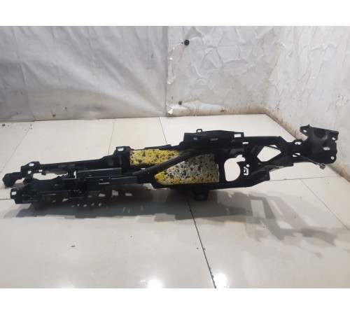 Кронштейн полки багажника правый