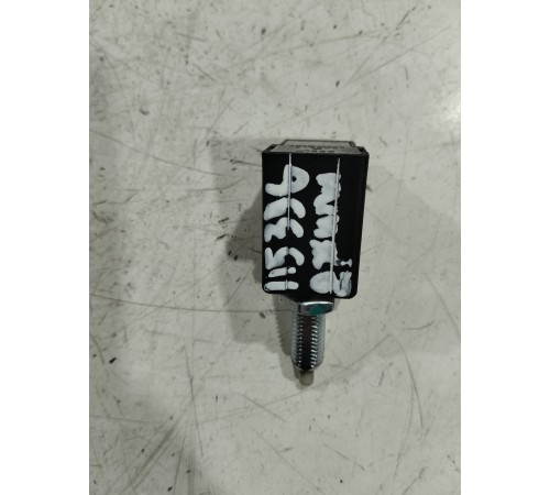 Датчик положения педали тормоза