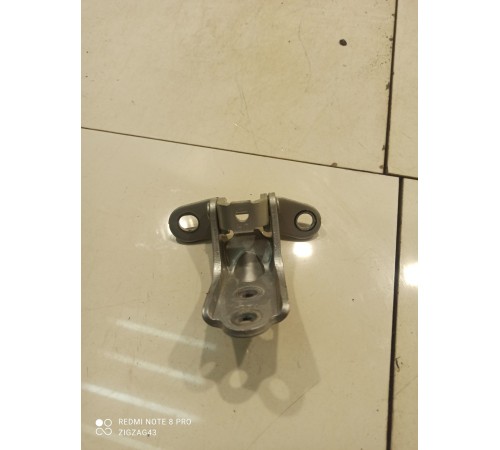 Петля двери (задняя, левая, нижняя)