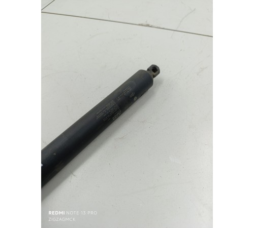 Амортизатор крышки багажника