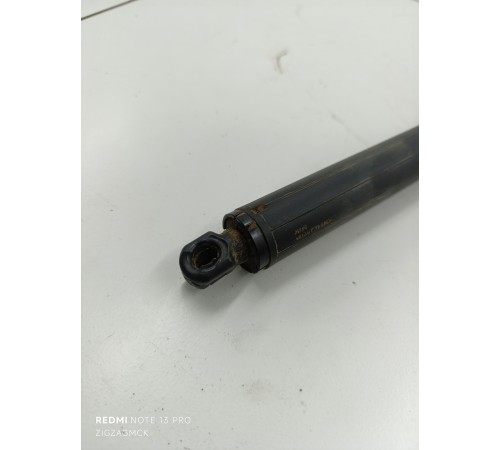 Амортизатор крышки багажника