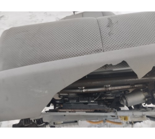 Сиденье(переднее правое)