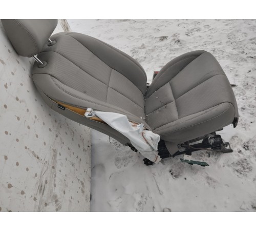 Сиденье(переднее правое)