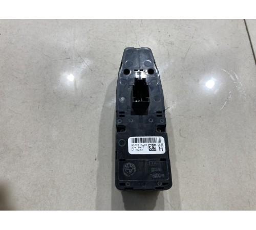 Блок кнопок стеклоподъемника(передний левый)