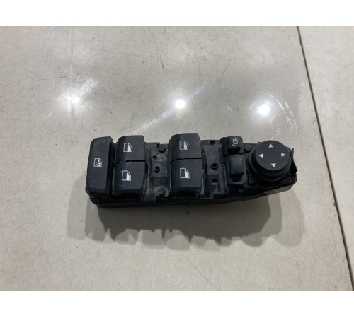 Блок кнопок стеклоподъемника(передний левый)