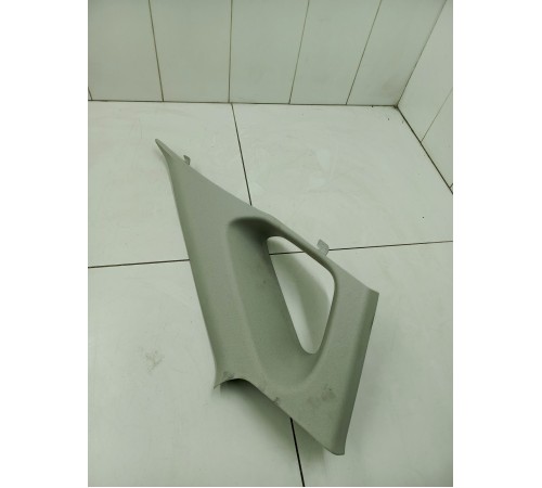 Накладка задней стойки правая верхняя