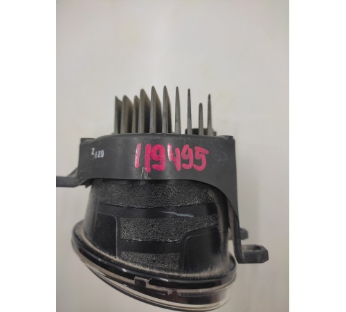 Противотуманная фара передняя правая