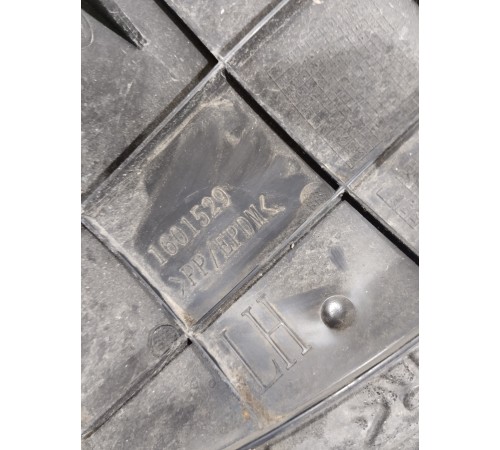 Накладка заднего сиденья левая