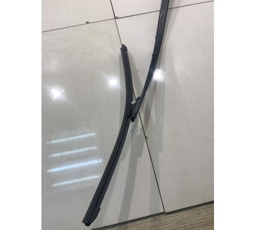 Стеклоочиститель (пассажирский)