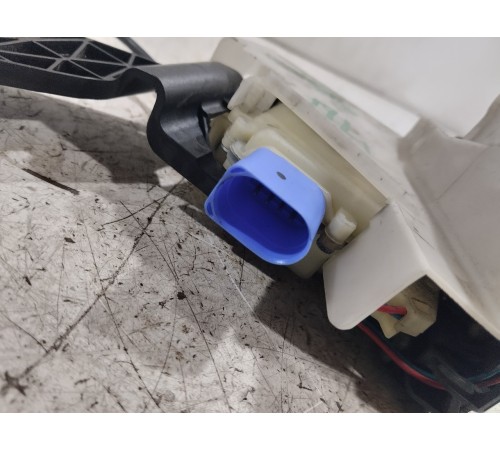 Замок двери передний левый