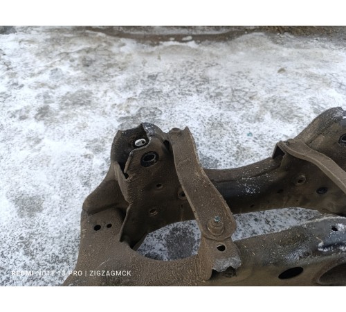 Подрамник задний