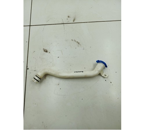 Горловина бачка омывателя с крышкой