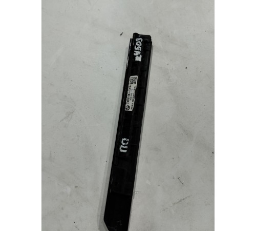 Молдинг (накладка) кузова передний правый