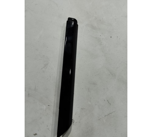 Молдинг (накладка) кузова передний правый