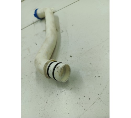 Горловина бачка омывателя с крышкой