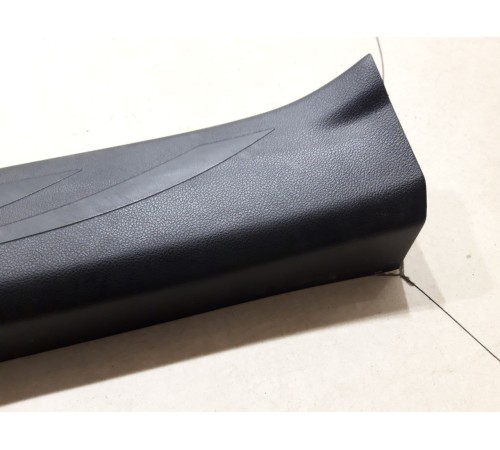 Накладка порога (передняя левая)