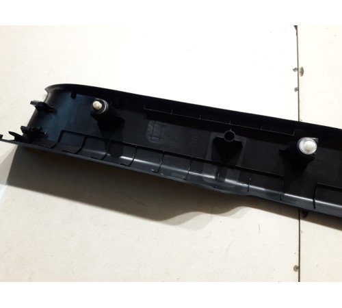 Накладка порога (передняя левая)