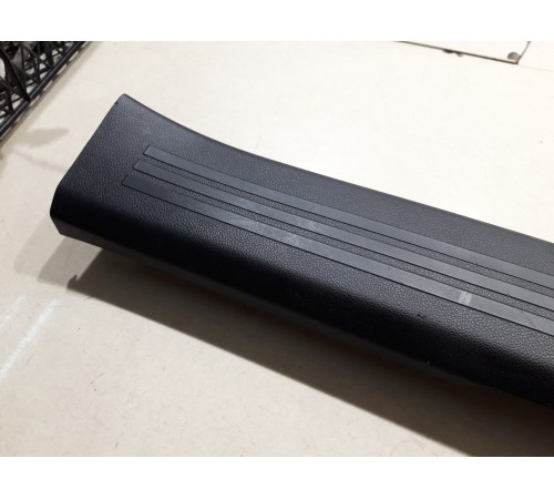 Накладка порога (передняя левая)