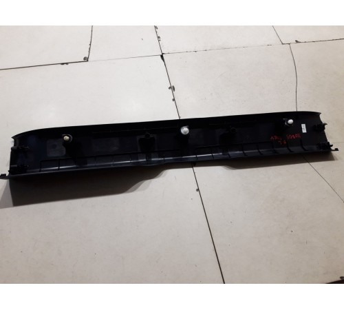 Накладка порога (передняя левая)