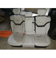 Задний ряд сидений