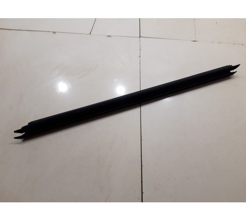 Уплотнитель стекла (передний левый внутренний)