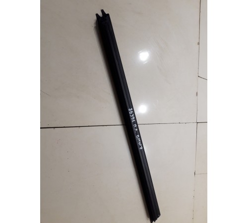 Уплотнитель стекла (передний левый внутренний)