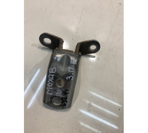 Петля двери (задняя, правая, нижняя)