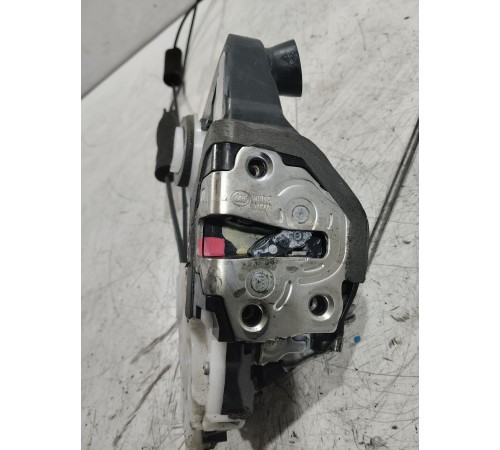 Замок двери (передний правый)