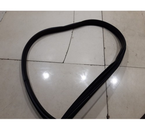 Уплотнитель двери(задний правый)