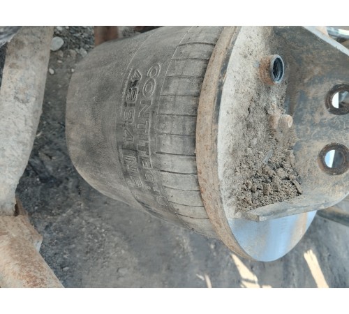 Пневмоподушка задней оси левая