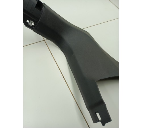 Накладка стойки передняя правая