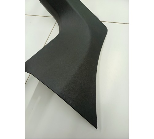 Накладка стойки передняя правая