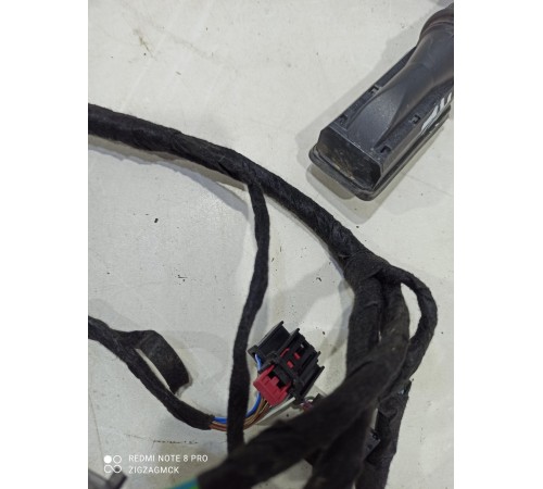 Электропроводка двери (передняя левая)