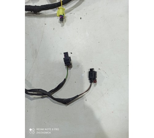 Электропроводка двери (передняя левая)