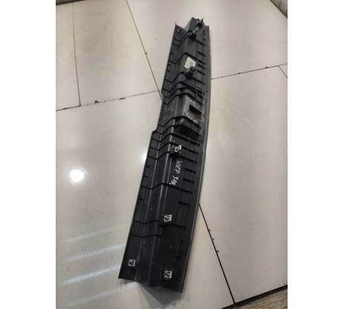 Обшивка багажника задняя