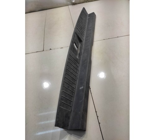 Обшивка багажника задняя