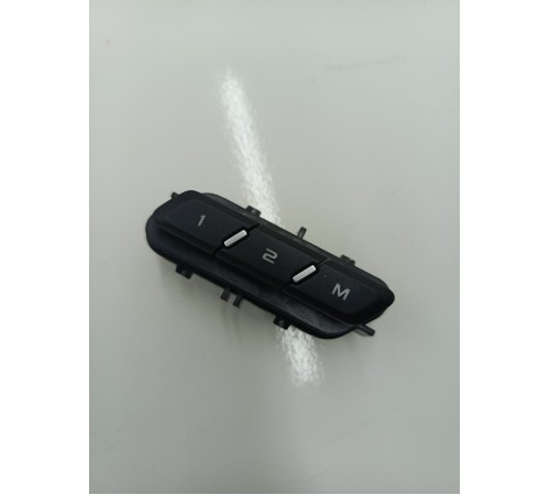 Кнопка памяти сиденья передняя левая