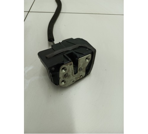 Замок двери передний правый