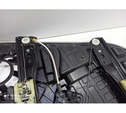 Стеклоподъемник двери (передний правый)