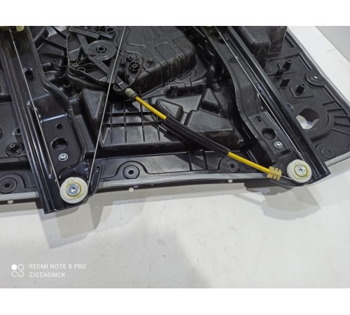 Стеклоподъемник двери (передний правый)