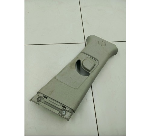 Обшивка центральной стойки правая верхняя