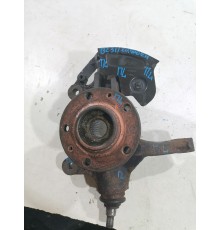 Кулак Поворотный передний левый